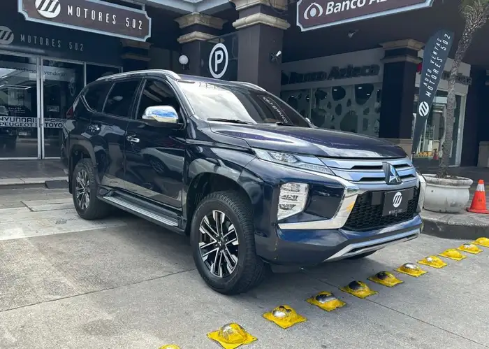 2022 Mitsubishi Montero — 3