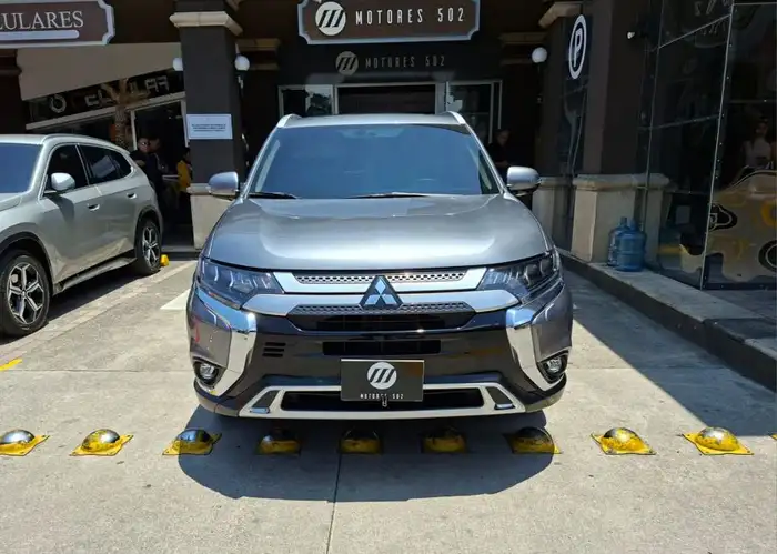 2022 Mitsubishi Outlander — 2