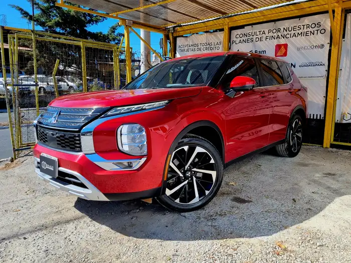 2022 Mitsubishi Outlander — 2