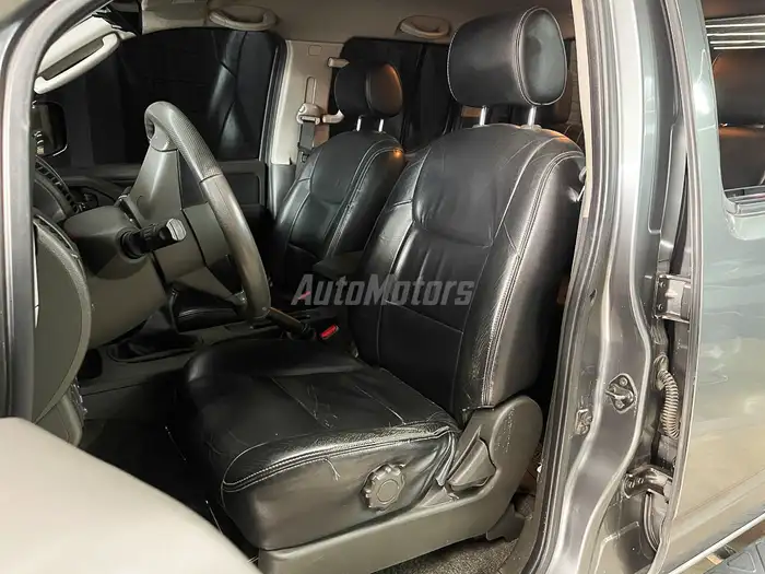 2013 Nissan NAVARA — 4