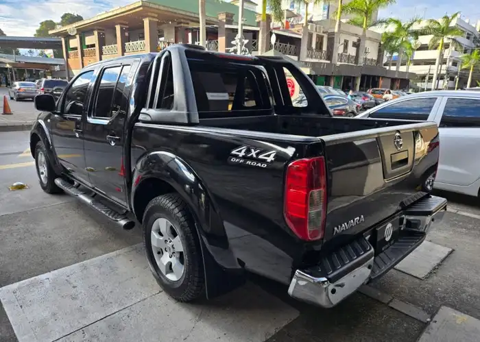 2014 Nissan NAVARA — 4
