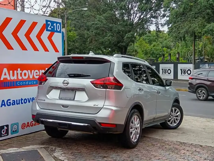 2018 Nissan ROGUE — 4