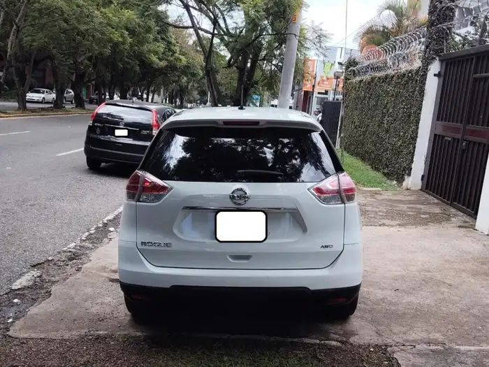 2015 Nissan ROGUE — 3
