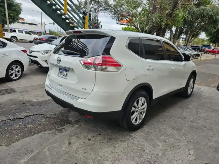 2016 Nissan ROGUE — 2