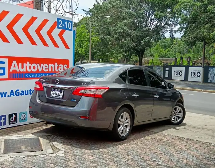 2014 Nissan Sentra — 4