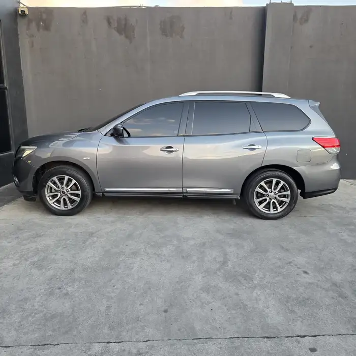 2015 Nissan Pathfinder — 3