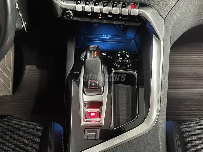 2019 Peugeot 3008 — 11