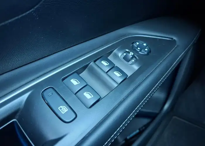 2018 Peugeot 3008 — 11