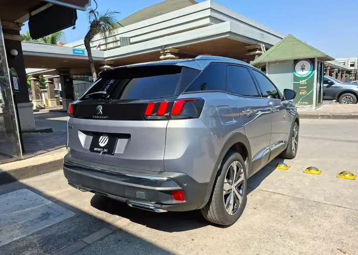2018 Peugeot 3008 — 3