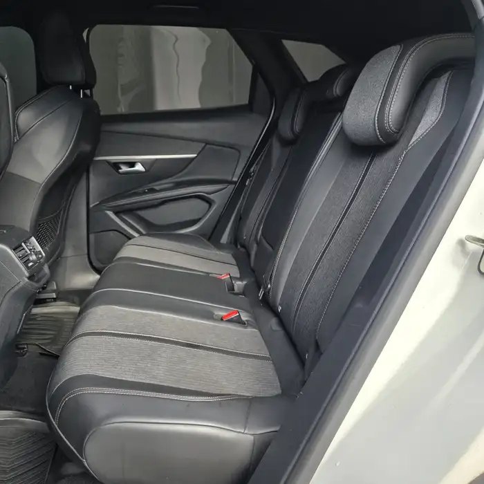 2019 Peugeot 3008 — 10