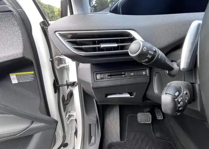 2020 Peugeot 3008 — 12