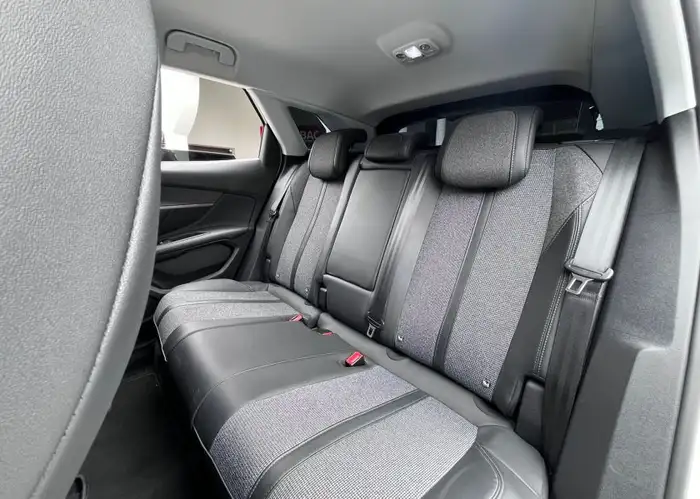 2020 Peugeot 3008 — 13