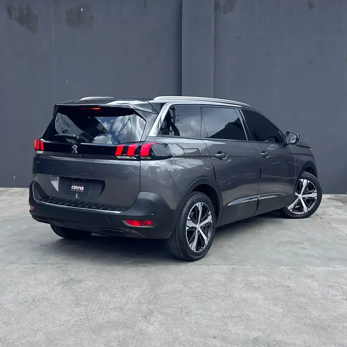 2020 Peugeot 5008 — 4