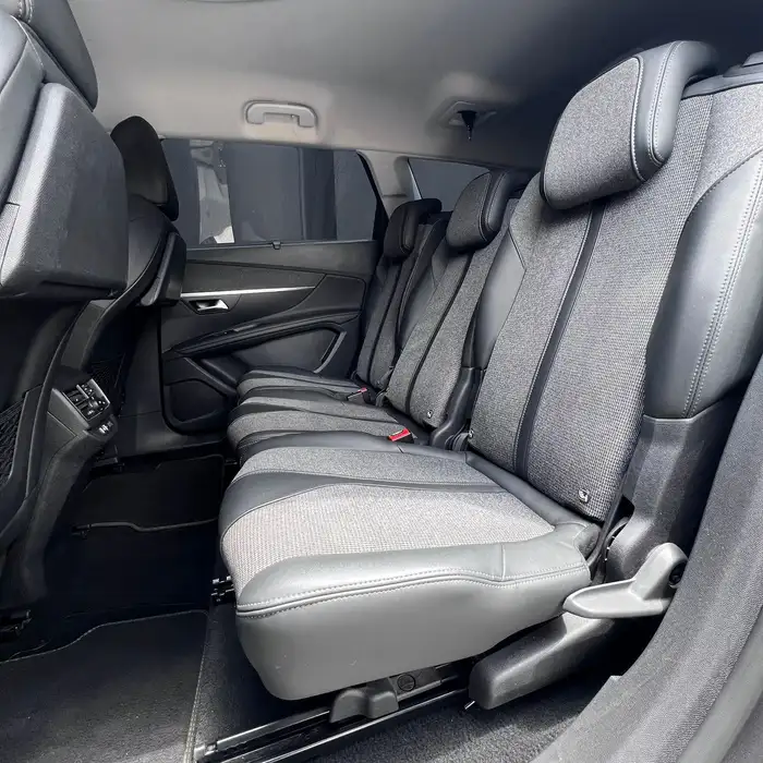 2020 Peugeot 5008 — 10