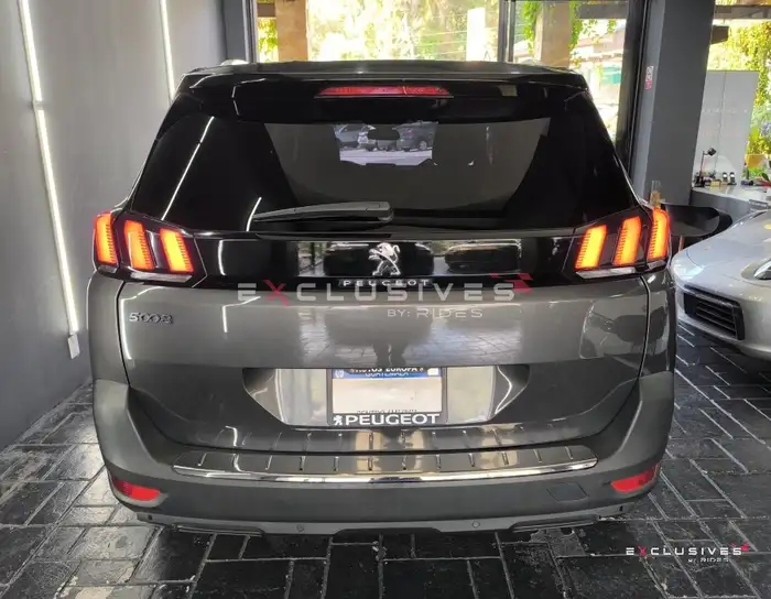 2020 Peugeot 5008 — 7