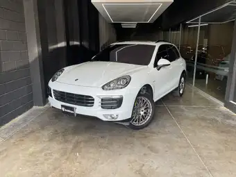 2017 Porsche CAYENNE
