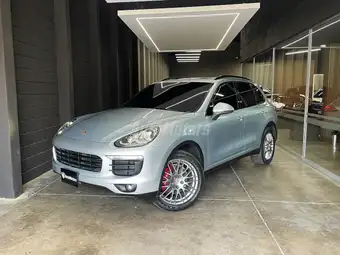 2017 Porsche CAYENNE