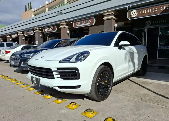 2023 Porsche CAYENNE — 1