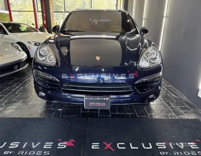 2014 Porsche CAYENNE — 2