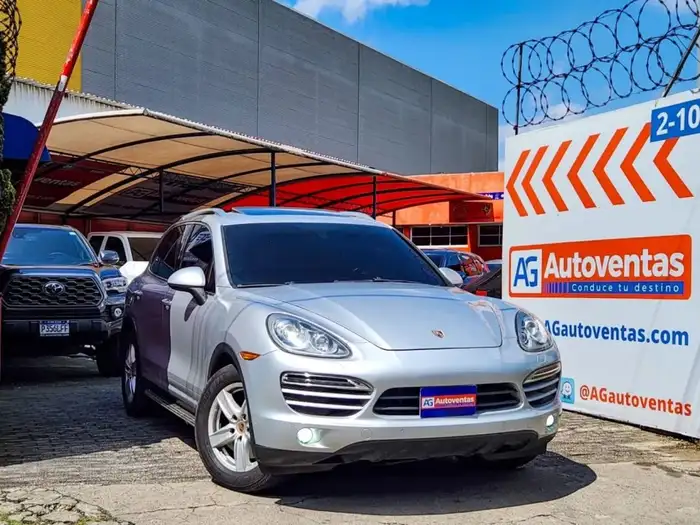 2013 Porsche CAYENNE — 3