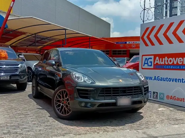 2018 Porsche MACAN — 3
