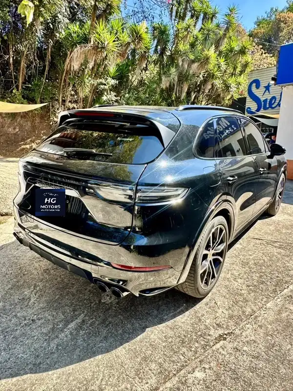2023 Porsche CAYENNE — 4