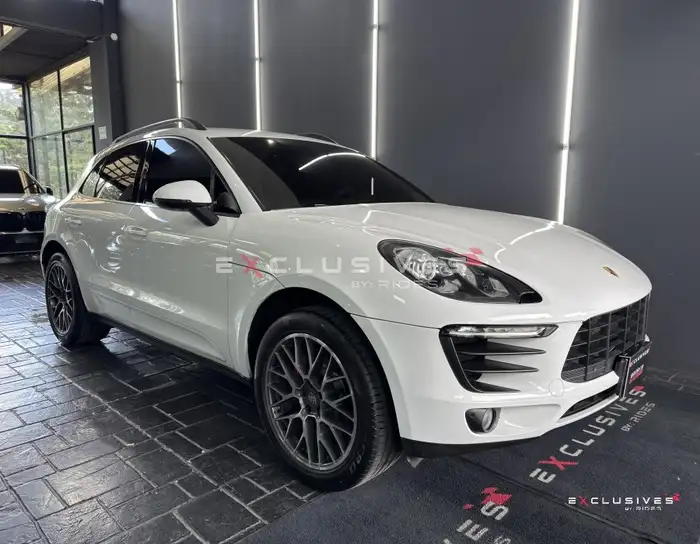 2015 Porsche MACAN — 1