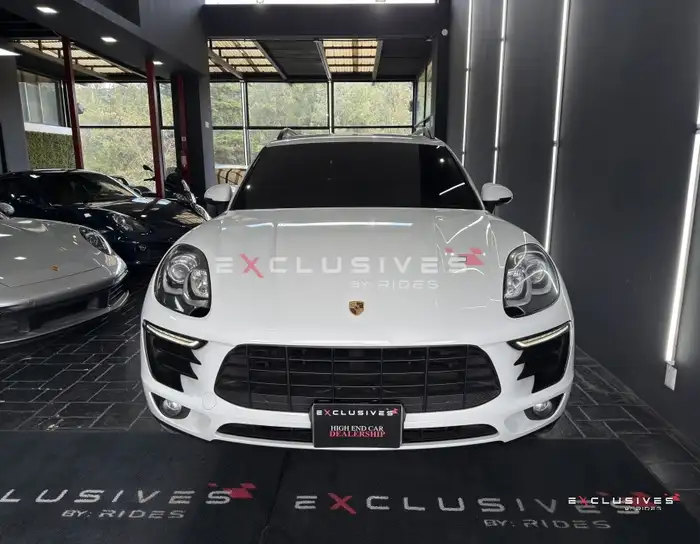 2015 Porsche MACAN — 2