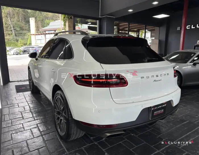 2015 Porsche MACAN — 4
