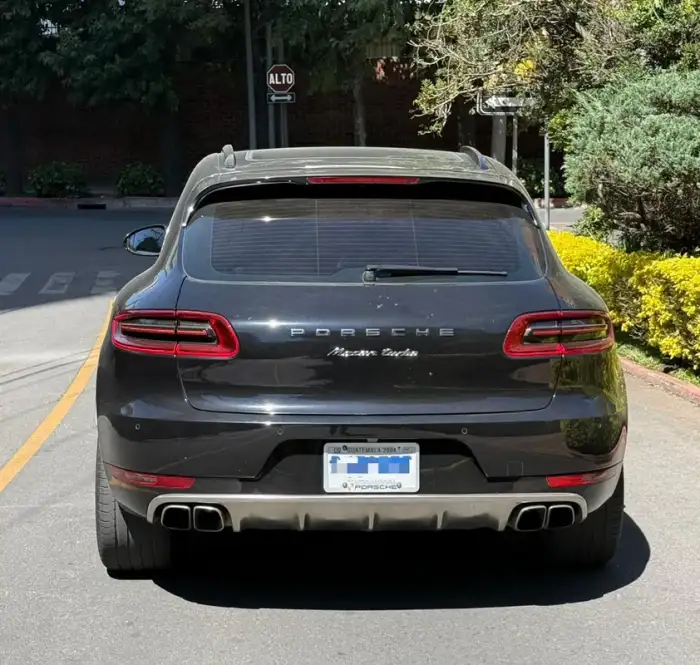 2016 Porsche Macan Turbo — 2