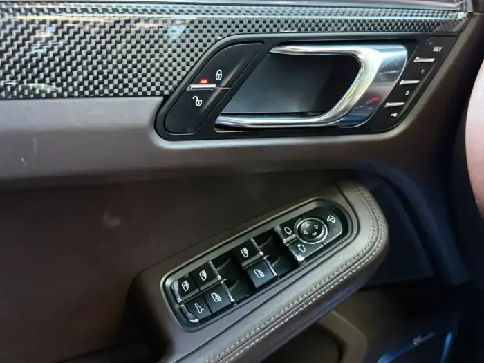 2016 Porsche Macan Turbo — 3