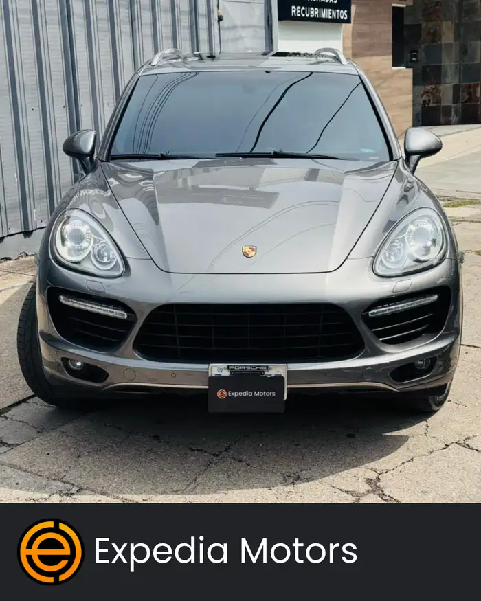 2012 Porsche CAYENNE — 2