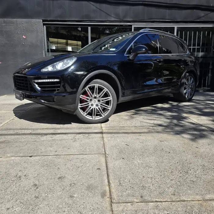 2012 Porsche CAYENNE — 1
