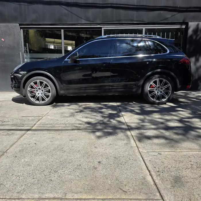 2012 Porsche CAYENNE — 3
