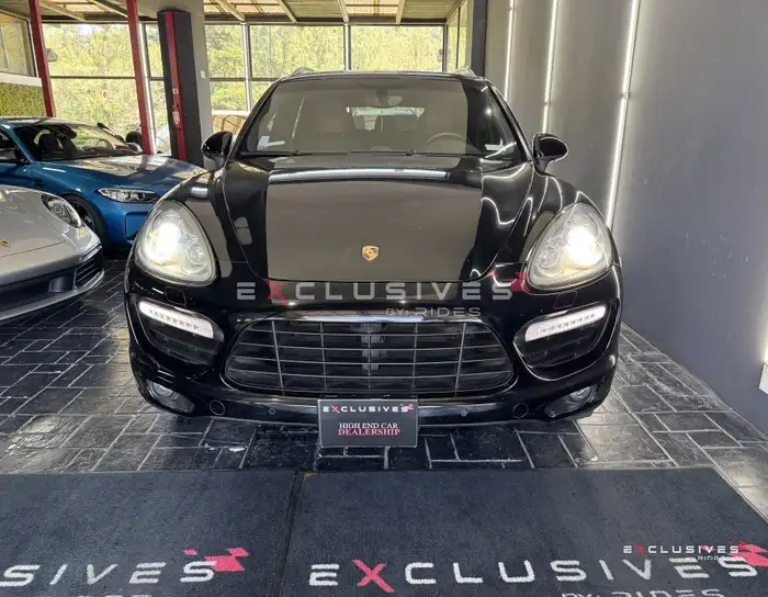 2012 Porsche CAYENNE — 2