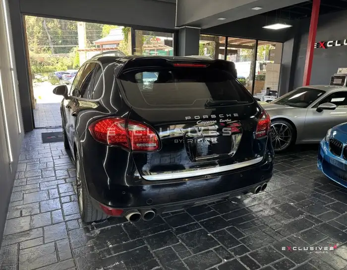 2012 Porsche CAYENNE — 4