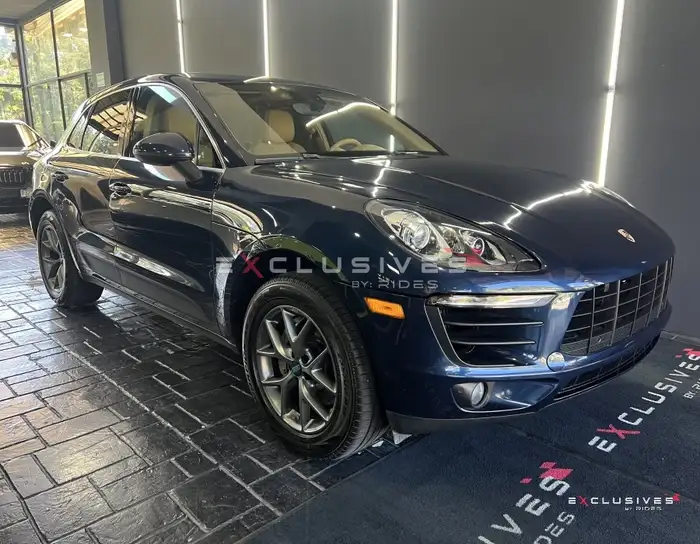 2016 Porsche MACAN — 1