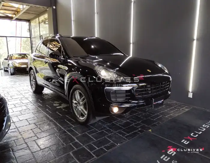 2016 Porsche CAYENNE — 1