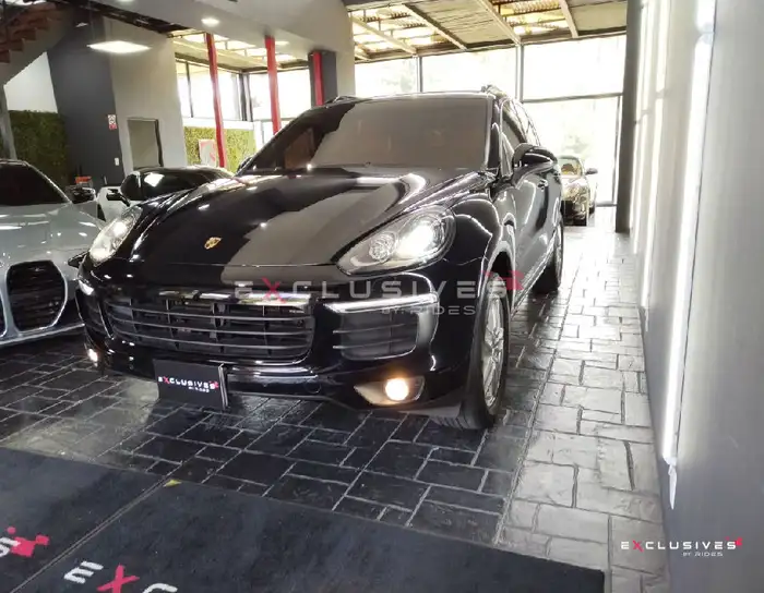 2016 Porsche CAYENNE — 3
