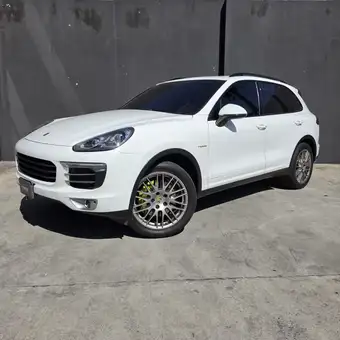 2017 Porsche CAYENNE
