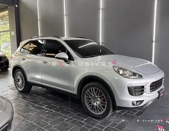 2017 Porsche CAYENNE