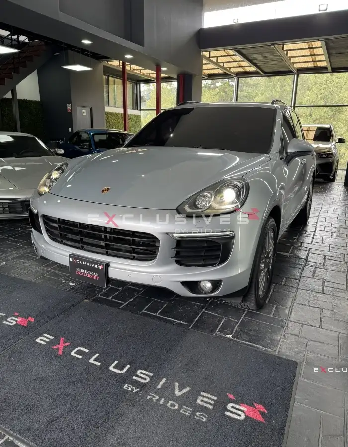 2017 Porsche CAYENNE — 3