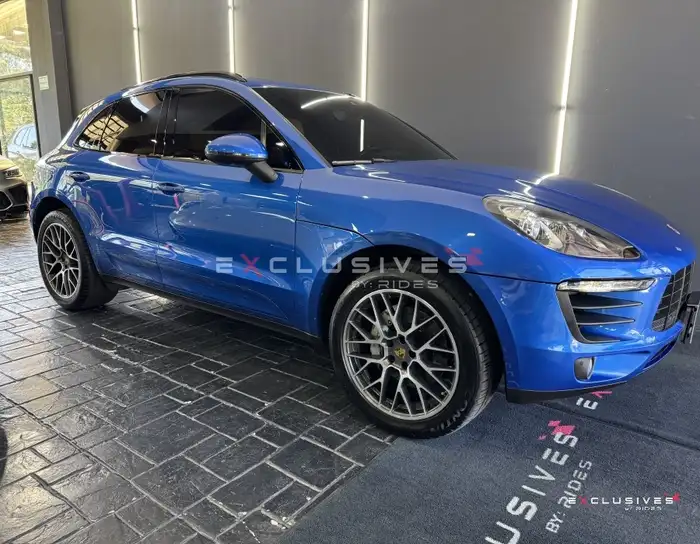 2018 Porsche MACAN — 1