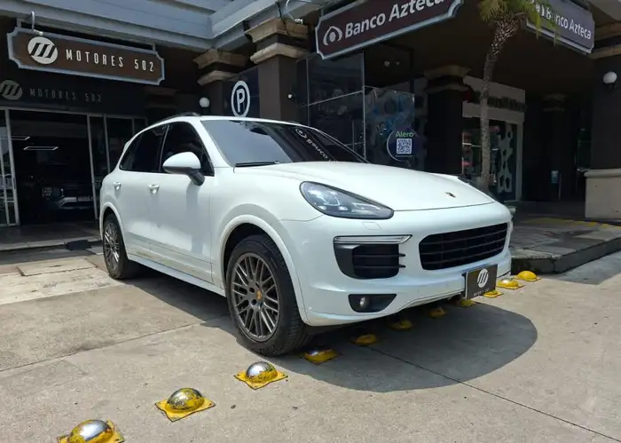 2018 Porsche CAYENNE — 3