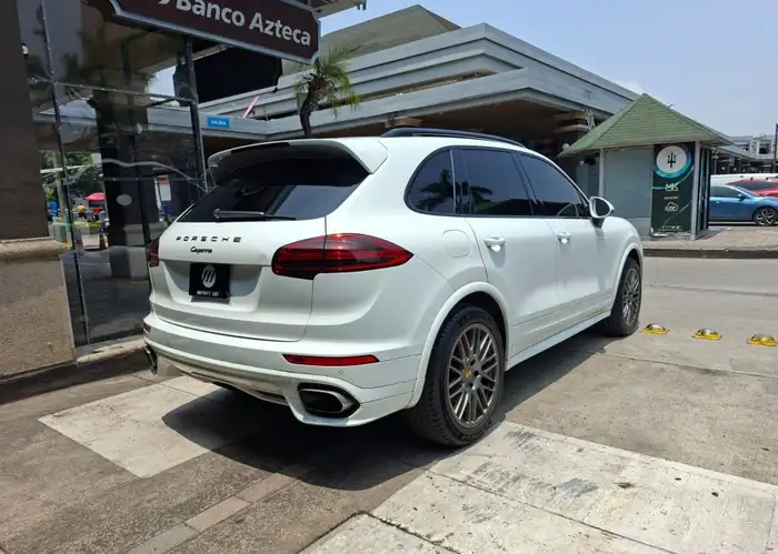 2018 Porsche CAYENNE — 4