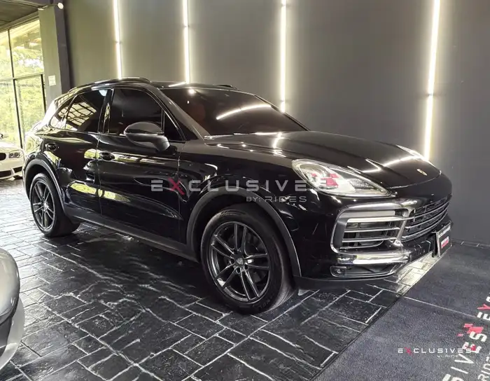 2019 Porsche CAYENNE — 1