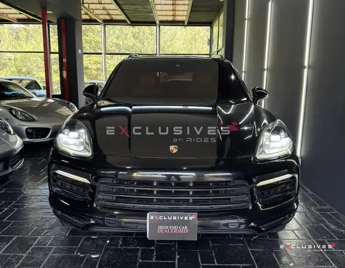 2019 Porsche CAYENNE — 2