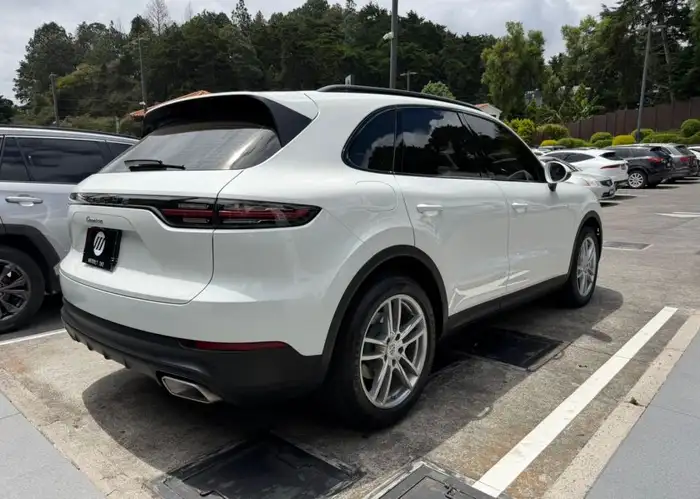 2020 Porsche CAYENNE — 4