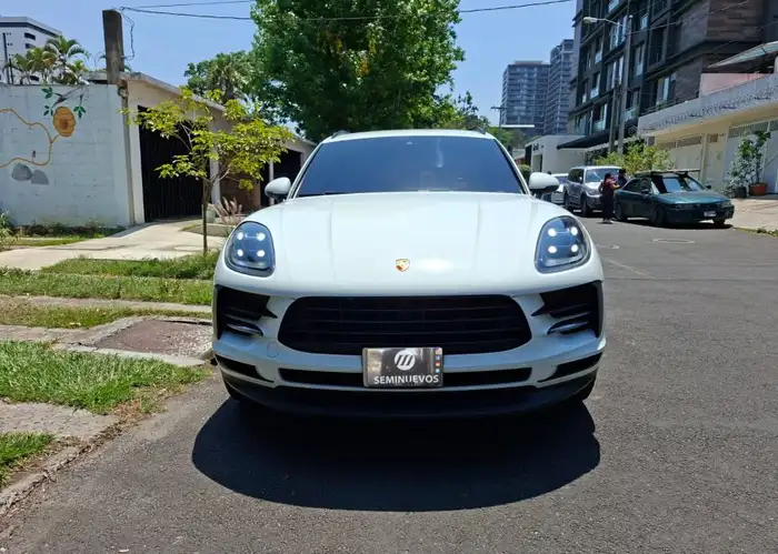 2020 Porsche MACAN — 2