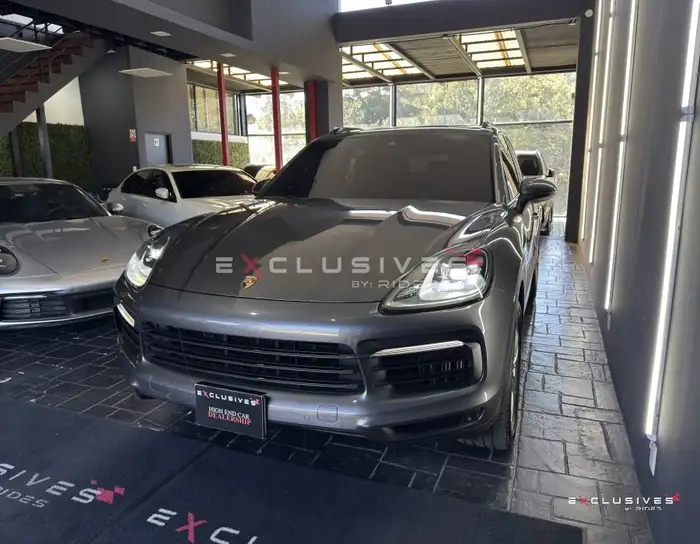 2020 Porsche CAYENNE — 3